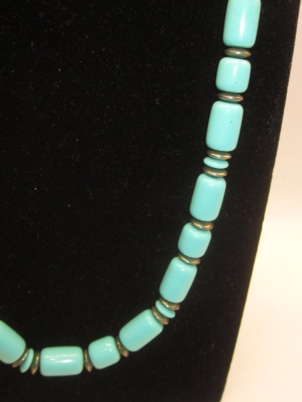 Turquoise Color Beaded Necklace - Picture 2 of 4